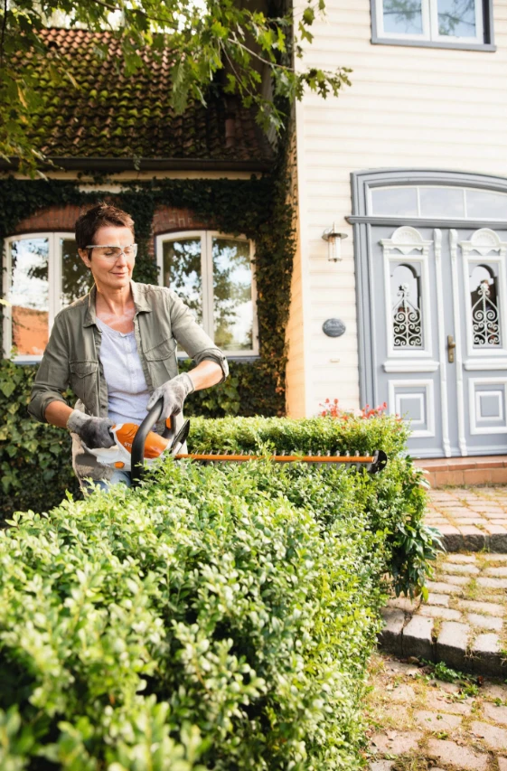 Аккумуляторные садовые ножницы-кусторез STIHL HSA 45 4511-011-3500