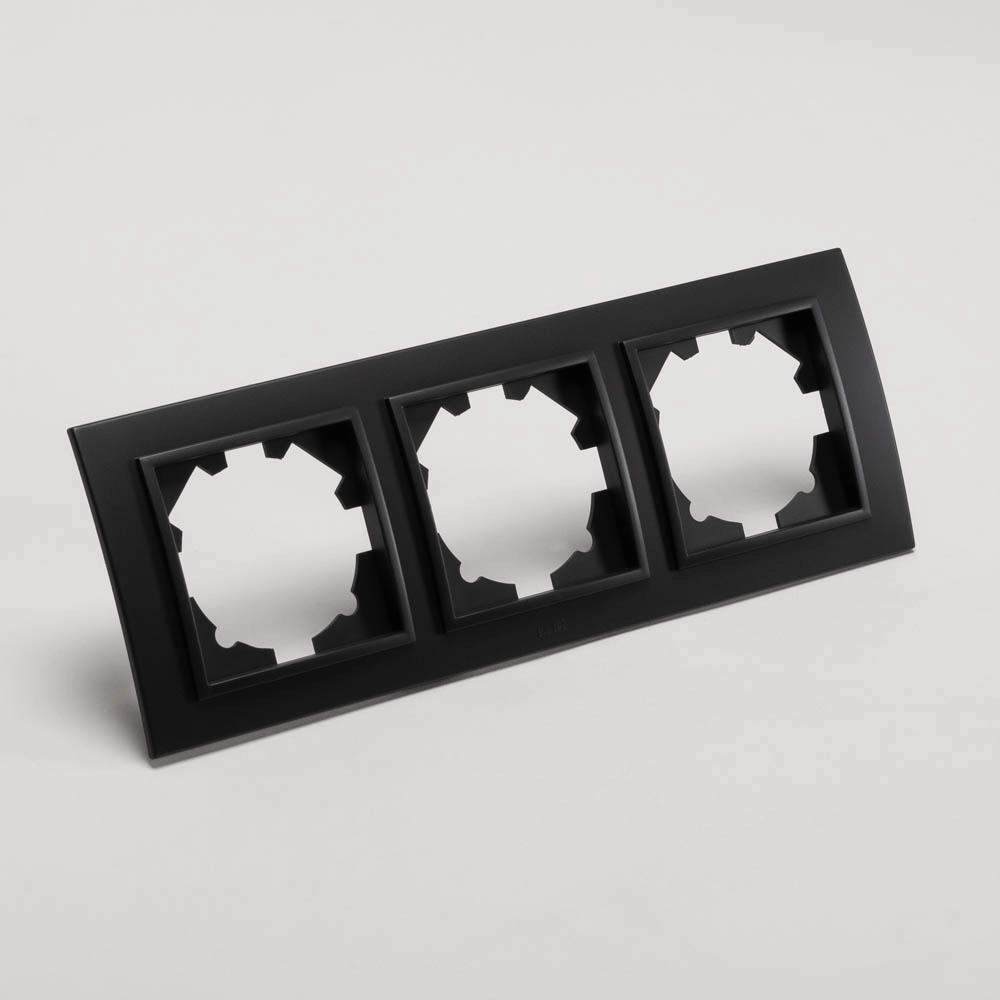 Рамка 3P чёрный мат EL-BI