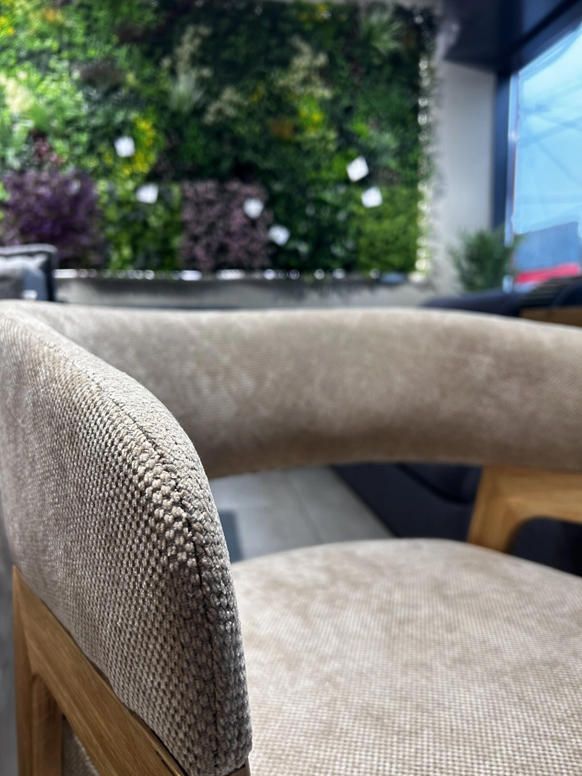 Стул из натурального дерева