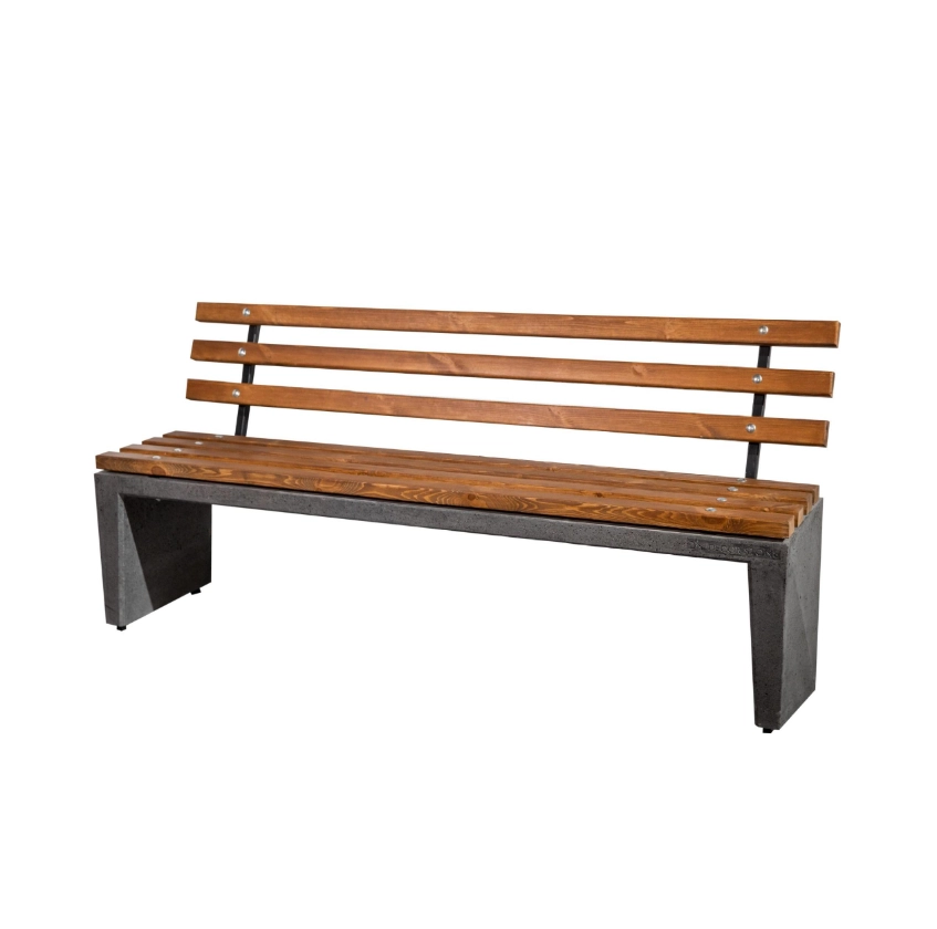 Бетонная скамейка с деревянными спинками