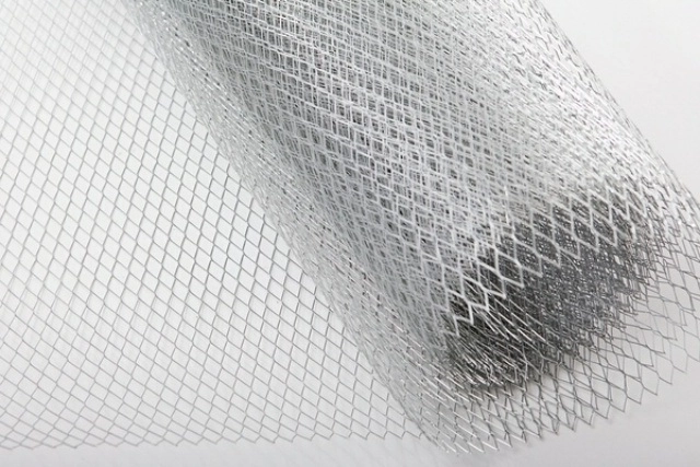 Plasă expandată zincată  10*25mm 8m