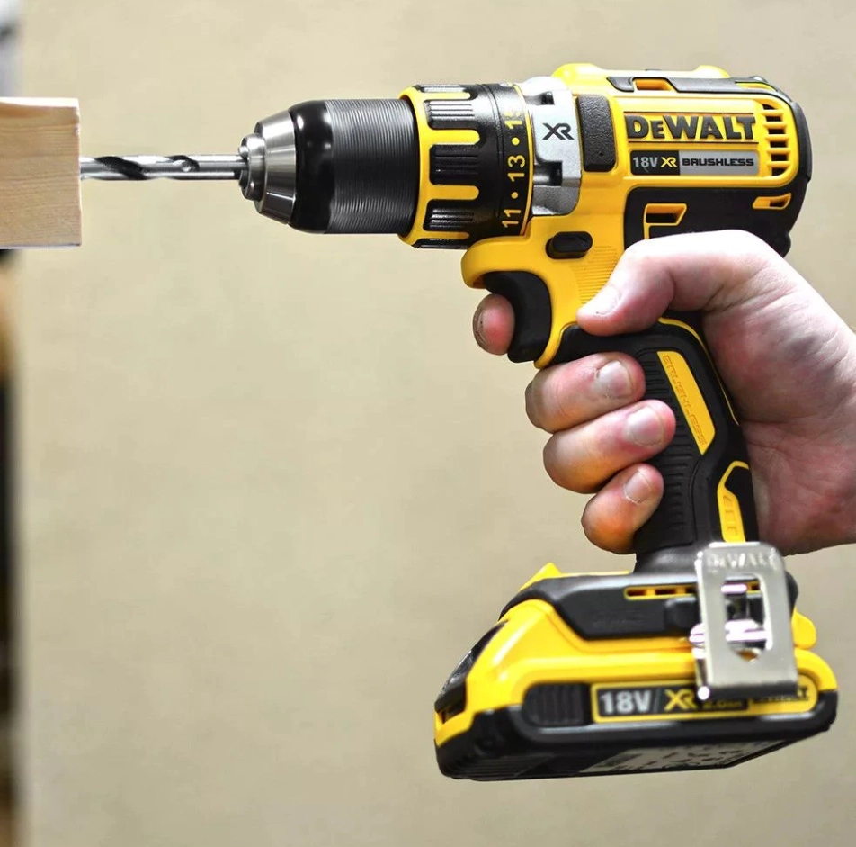 Mașină de înșurubat Dewalt DCD790D2-QW 22216 