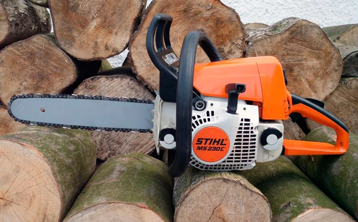 Ferestrău pe benzină Stihl MS230 